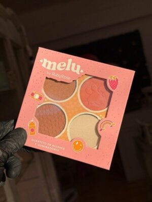 Paleta Melu de rubor, contorno, broncer e iluminador