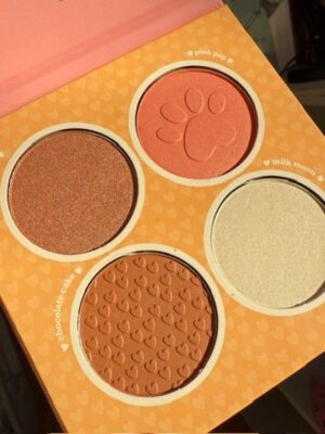 Paleta Melu de rubor, contorno, broncer e iluminador