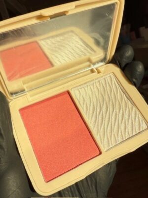 Paleta duo Novo rubor e iluminador